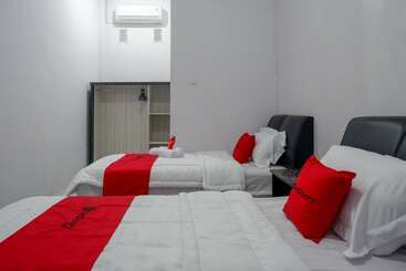 هتل Reddoorz Near Pasar Baru Mamuju