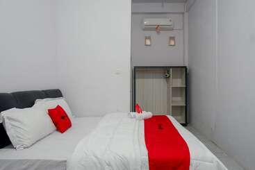 هتل Reddoorz Near Pasar Baru Mamuju