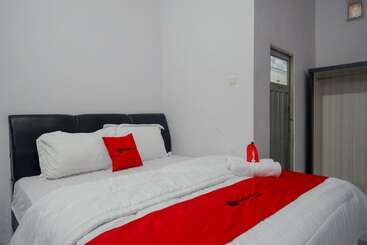هتل Reddoorz Near Pasar Baru Mamuju