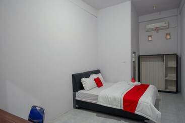 هتل Reddoorz Near Pasar Baru Mamuju
