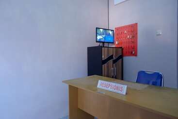 هتل Reddoorz Near Pasar Baru Mamuju