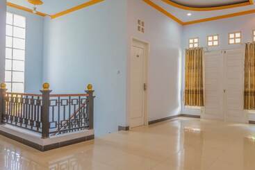 پانسیون Reddoorz Syariah @ Puri Kalijaga Street