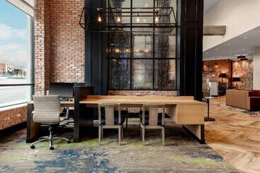 Hotel Hyatt House Nashville Downtown Convention Center