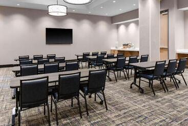 Hotel Hyatt House Nashville Downtown Convention Center