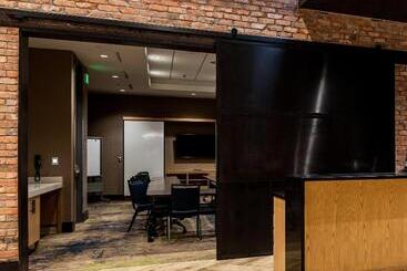 Hotel Hyatt House Nashville Downtown Convention Center