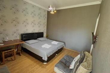 پانسیون Burji Guest House