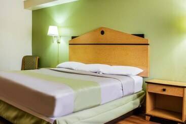هتل Apache Inn