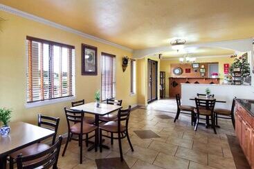 ホテル Econo Lodge Inn & Suites Downtown Northeast Near Fort Sam Houston