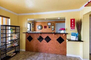 ホテル Econo Lodge Inn & Suites Downtown Northeast Near Fort Sam Houston