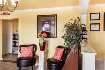 ホテル Econo Lodge Inn & Suites Downtown Northeast Near Fort Sam Houston