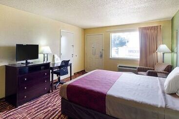 ホテル Econo Lodge Inn & Suites Downtown Northeast Near Fort Sam Houston