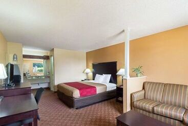 ホテル Econo Lodge Inn & Suites Downtown Northeast Near Fort Sam Houston