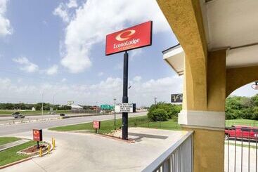 ホテル Econo Lodge Inn & Suites Downtown Northeast Near Fort Sam Houston