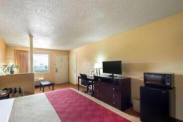 ホテル Econo Lodge Inn & Suites Downtown Northeast Near Fort Sam Houston