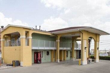 ホテル Econo Lodge Inn & Suites Downtown Northeast Near Fort Sam Houston