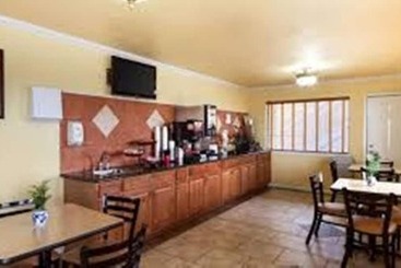 ホテル Econo Lodge Inn & Suites Downtown Northeast Near Fort Sam Houston