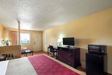 ホテル Econo Lodge Inn & Suites Downtown Northeast Near Fort Sam Houston