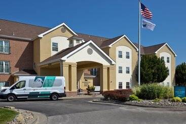 هتل Homewood Suites By Hilton Kansas Cityairport
