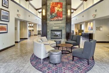 هتل Homewood Suites By Hilton Mobile Airport University Area