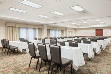 هتل Homewood Suites By Hilton Raleighcrabtree Valley
