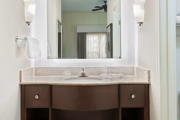 هتل Homewood Suites By Hilton Raleighcrabtree Valley
