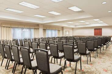 هتل Homewood Suites By Hilton Raleighcrabtree Valley