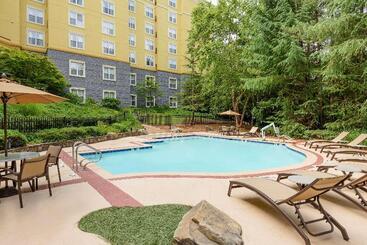 هتل Homewood Suites By Hilton Raleighcrabtree Valley