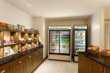 هتل Homewood Suites By Hilton Reading