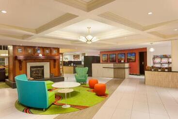 هتل Homewood Suites By Hilton Reading