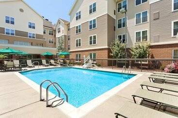 هتل Homewood Suites By Hilton Reading