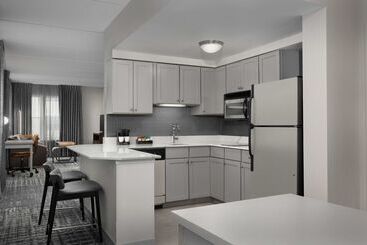 هتل Homewood Suites By Hilton Reading