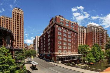 هتل Homewood Suites By Hilton San Antonio Riverwalk/downtown