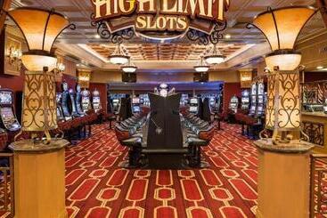 هتل Horseshoe Bossier Casino &