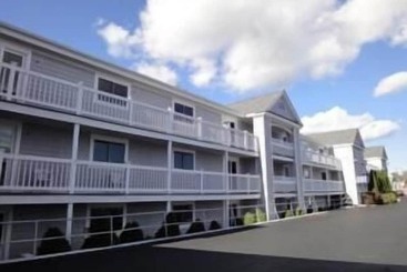 هتل Hyannis Travel Inn