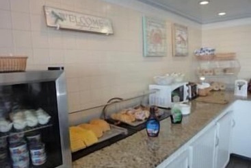 هتل Hyannis Travel Inn