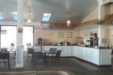 هتل Hyannis Travel Inn