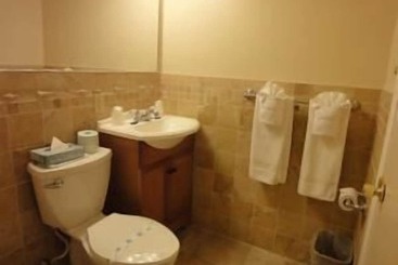 هتل Hyannis Travel Inn