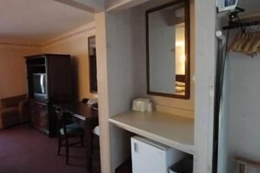هتل Hyannis Travel Inn