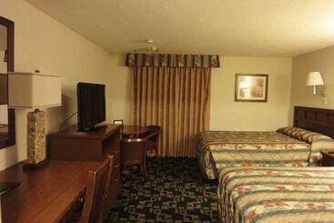 هتل Hyannis Travel Inn