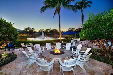 هتل Inn At Pelican Bay