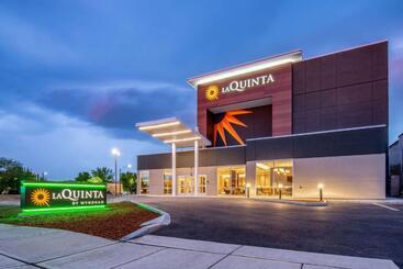 هتل La Quinta Inn & Suites By Wyndham Spokane Downtown