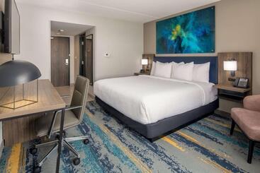 هتل La Quinta Inn & Suites By Wyndham Spokane Downtown