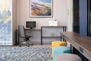 هتل La Quinta Inn & Suites By Wyndham Spokane Downtown