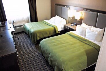 هتل Quality Inn & Suites Detroit Metro Airport