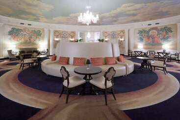 هتل Roanoke & Conference Ctr, Curio Collection By Hilton 
