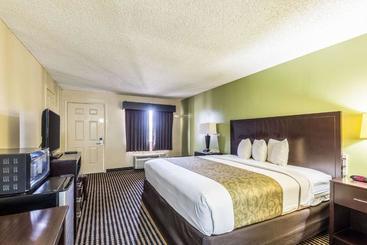هتل Rodeway Inn Alexandria