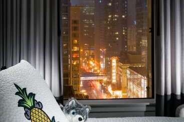 Staypineapple, An Iconic Hotel, The Loop