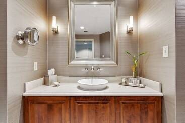 The Inn At Henderson S Wharf, Ascend Hotel Collection