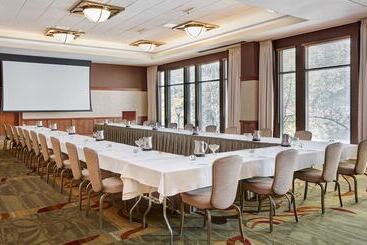 هتل The Inn At Penn, A Hilton