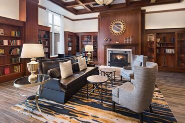 هتل The Inn At Penn, A Hilton